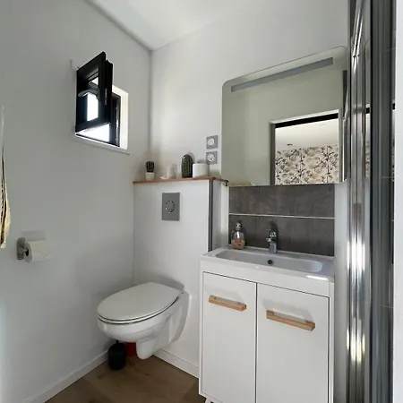 Urbaine Calme & Terrasse Privee Apartamento *